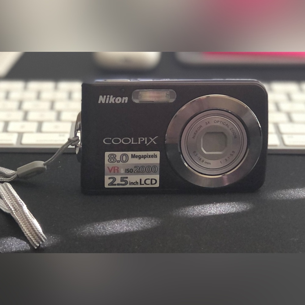 Nikon Coolpix S210 compact Digital Camera - excellent condition!!